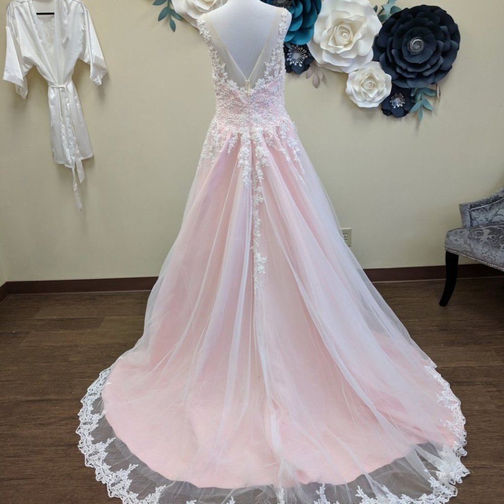 Wedding Dress Ball gown Size 14 Lace Pearl Detail Bridal Gown Pink Blush - Picture 5 of 7